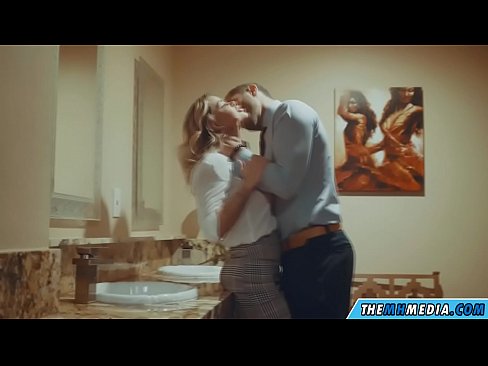 ❤️ Amikor egy bögyös szőke elcsábít egy nyilvános WC-ben ❤️ Szex videó at hu.porngifer.ru ☑